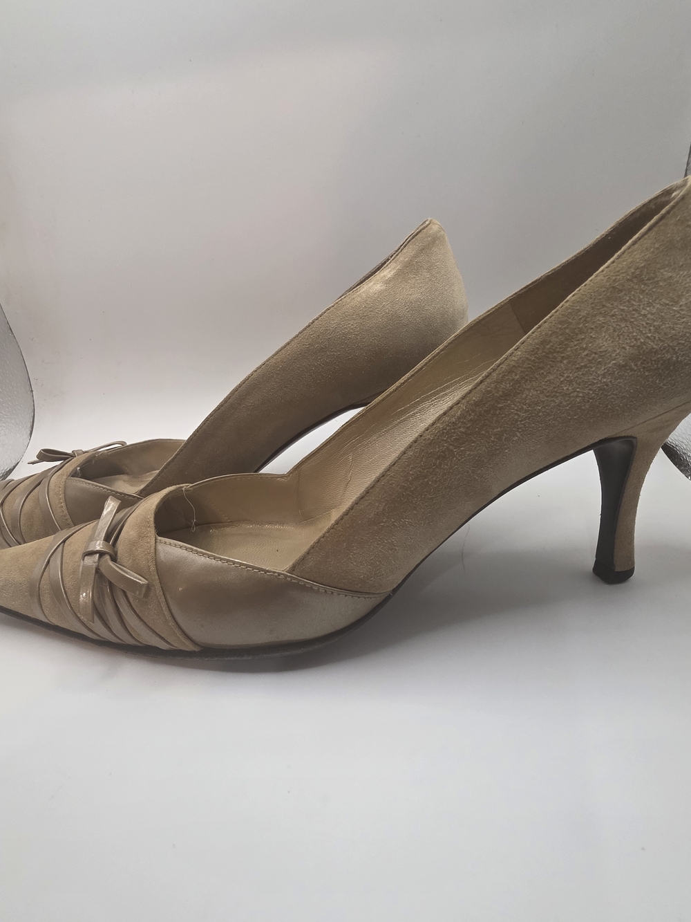 Stuart Weitzman Taupe Suede Pointed-Toe Mid-Heels with Knot Detail